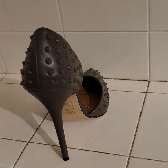 Izabella Rue New Heels - Picture 5 of 7